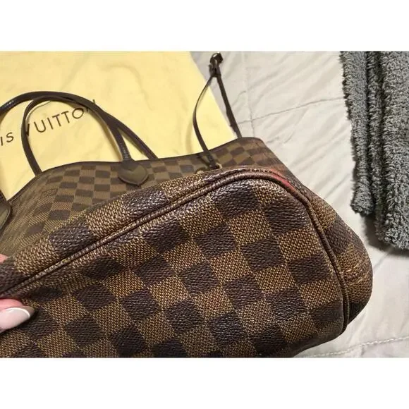 Louis Vuitton Neverfull Damier MM - Picture 2 of 11